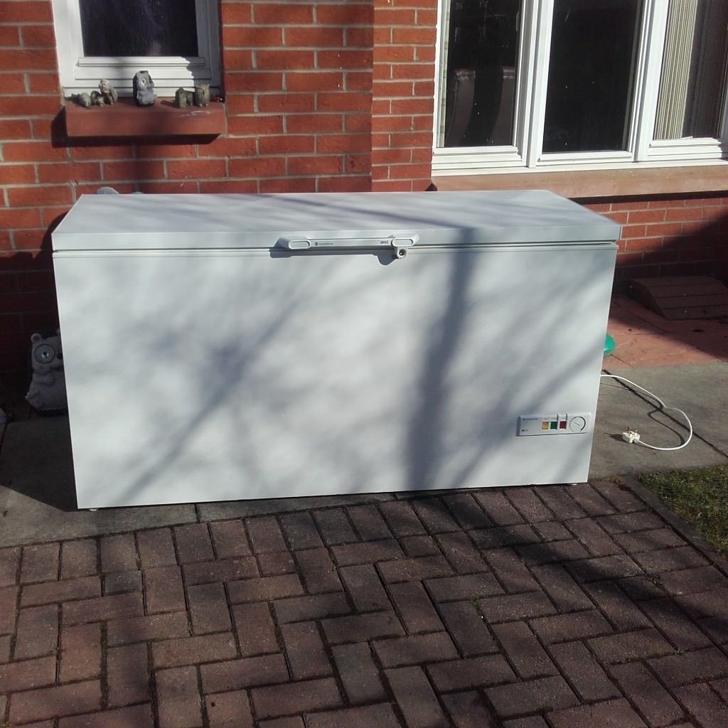 CHEST FREEZER ( LARGE ) in Kelty, Fife Gumtree