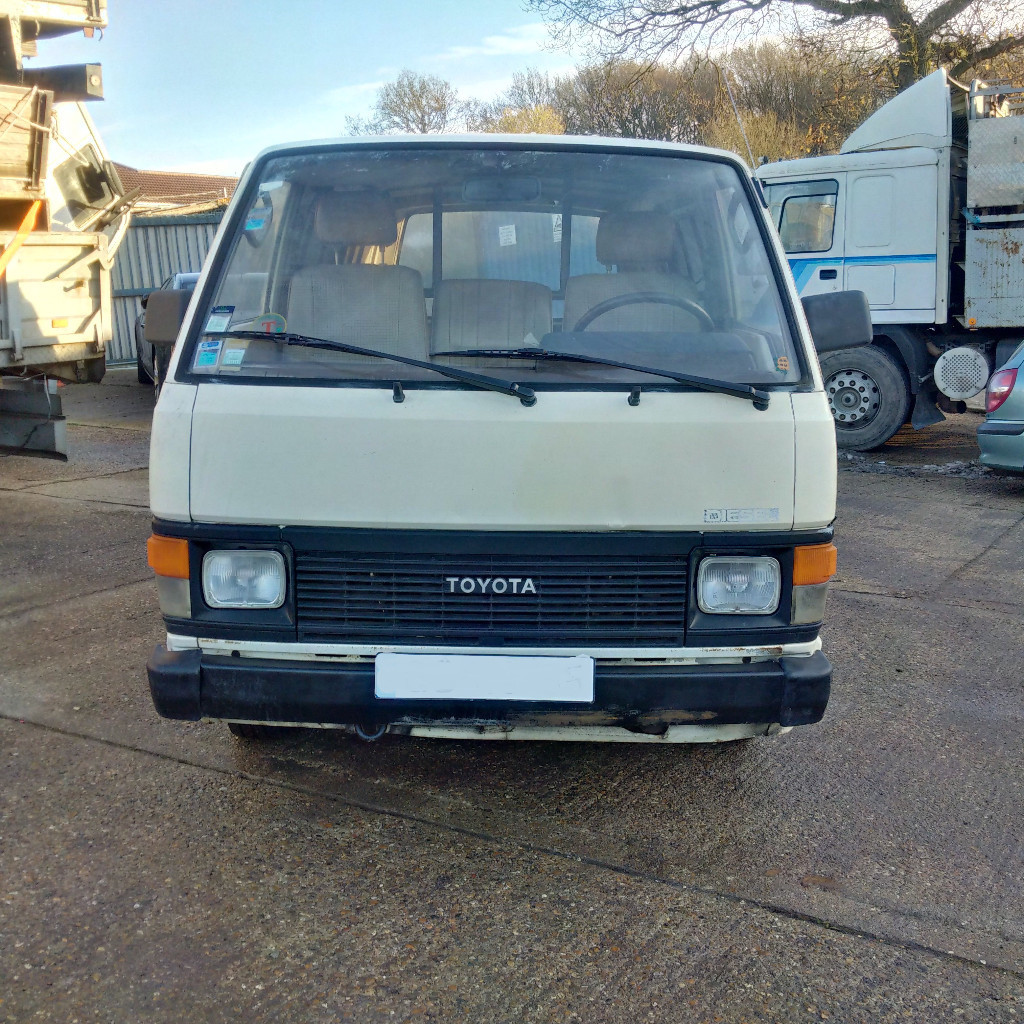 Left hand drive Toyota Hiace LH51 2.4 diesel panel van. 2L engine. in