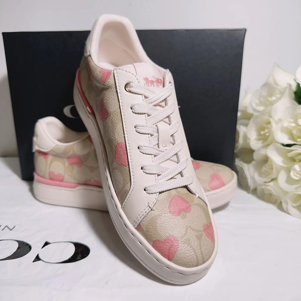 Pre-owned Coach Clip Low Top Sneaker In Signature Canvas With Hearts Cp871 In Multicolor
