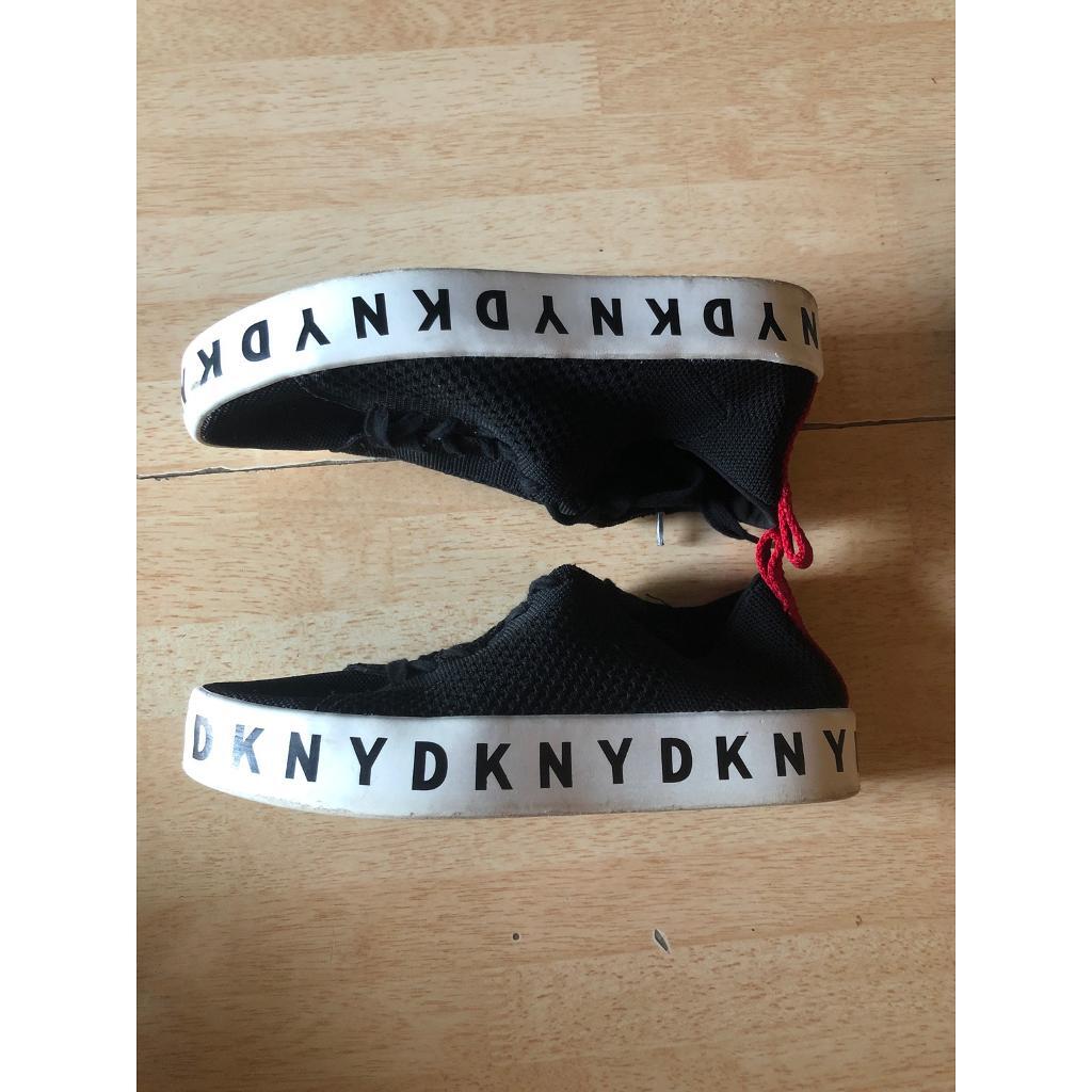 dkny trainers size 4