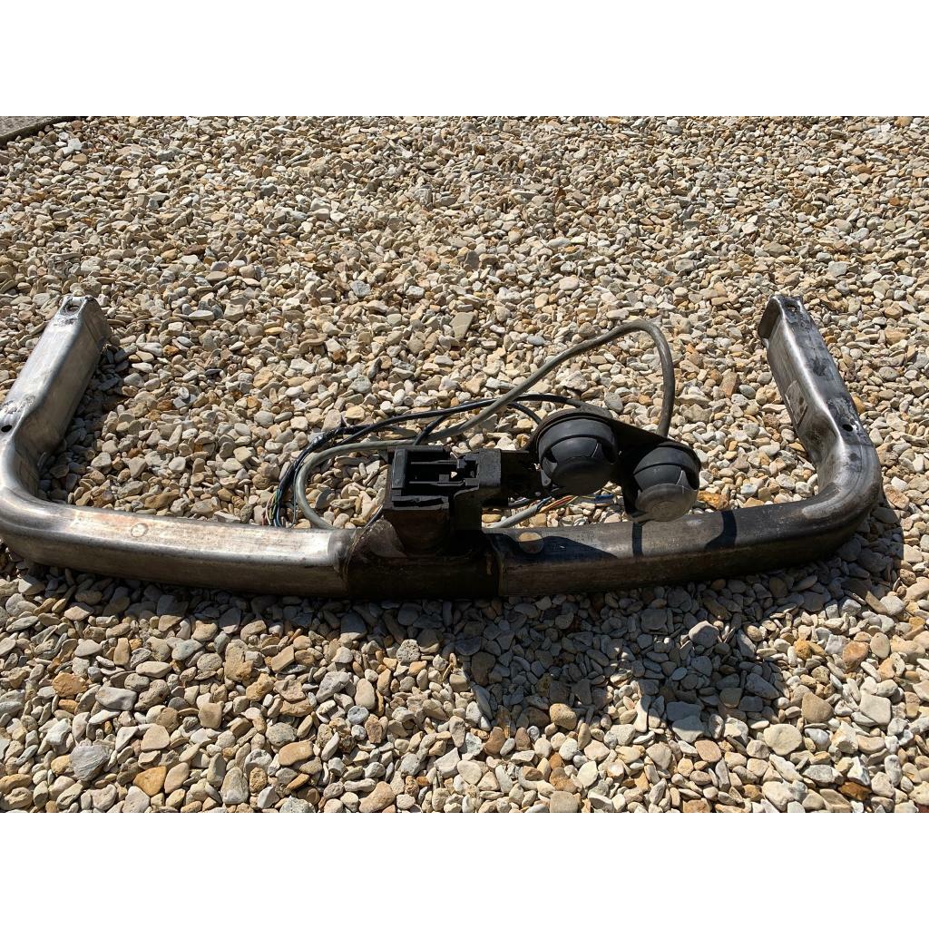 Audi A4 detachable towbar 2.0 1.9 B7 models. Genuine Audi twin