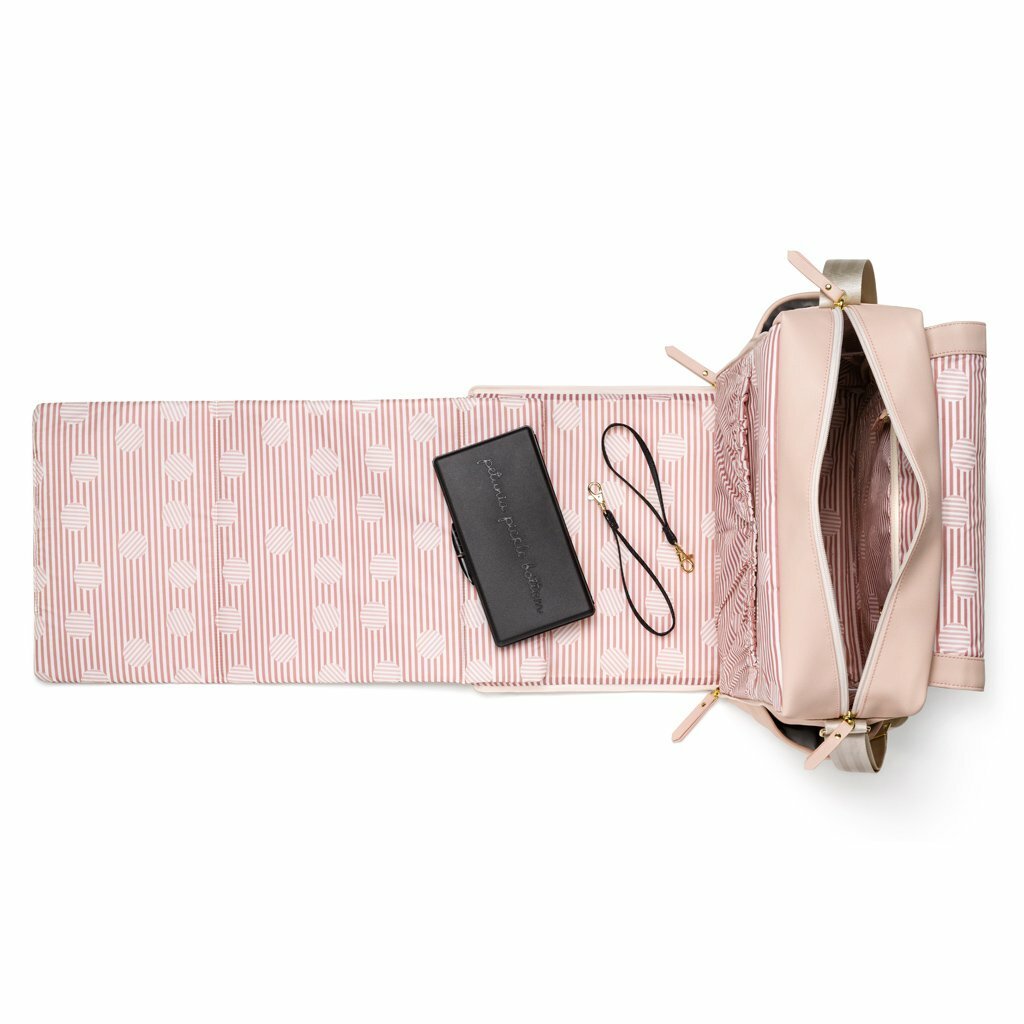 Сумка Petunia Pickle Bottom Diaper Bag 