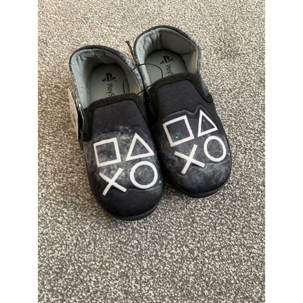 black designer flip flops womens