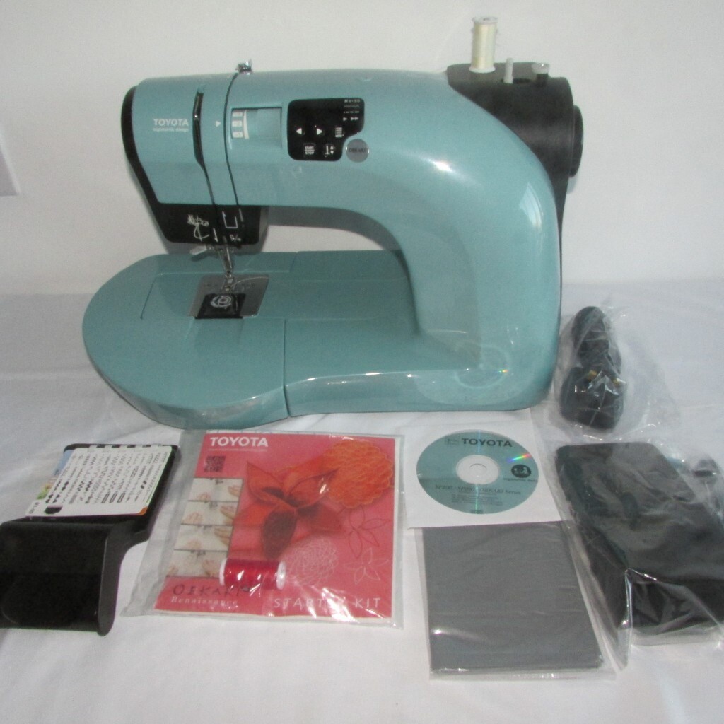 TOYOTA OEKAKI RENAISSANCE SEWING & EMBROIDERY MACHINE TEAL COLOUR
