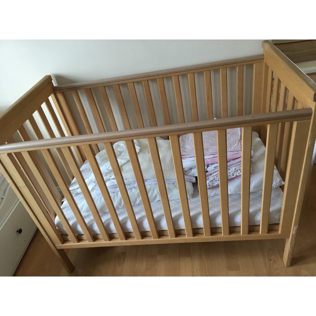 mamas and papas wooden cot