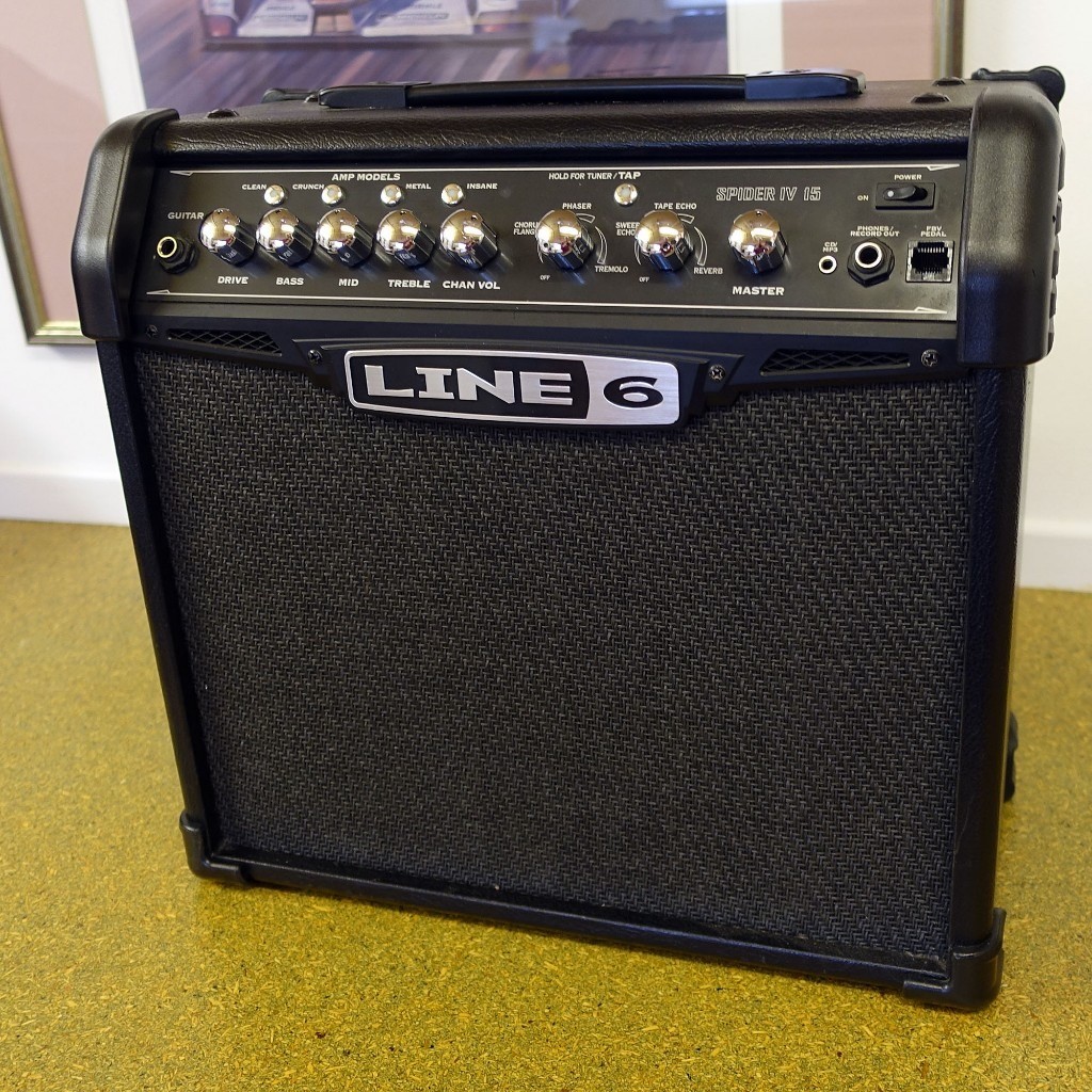 LINE 6 Spider IV 15 watt guitar amplifier in great condition | in