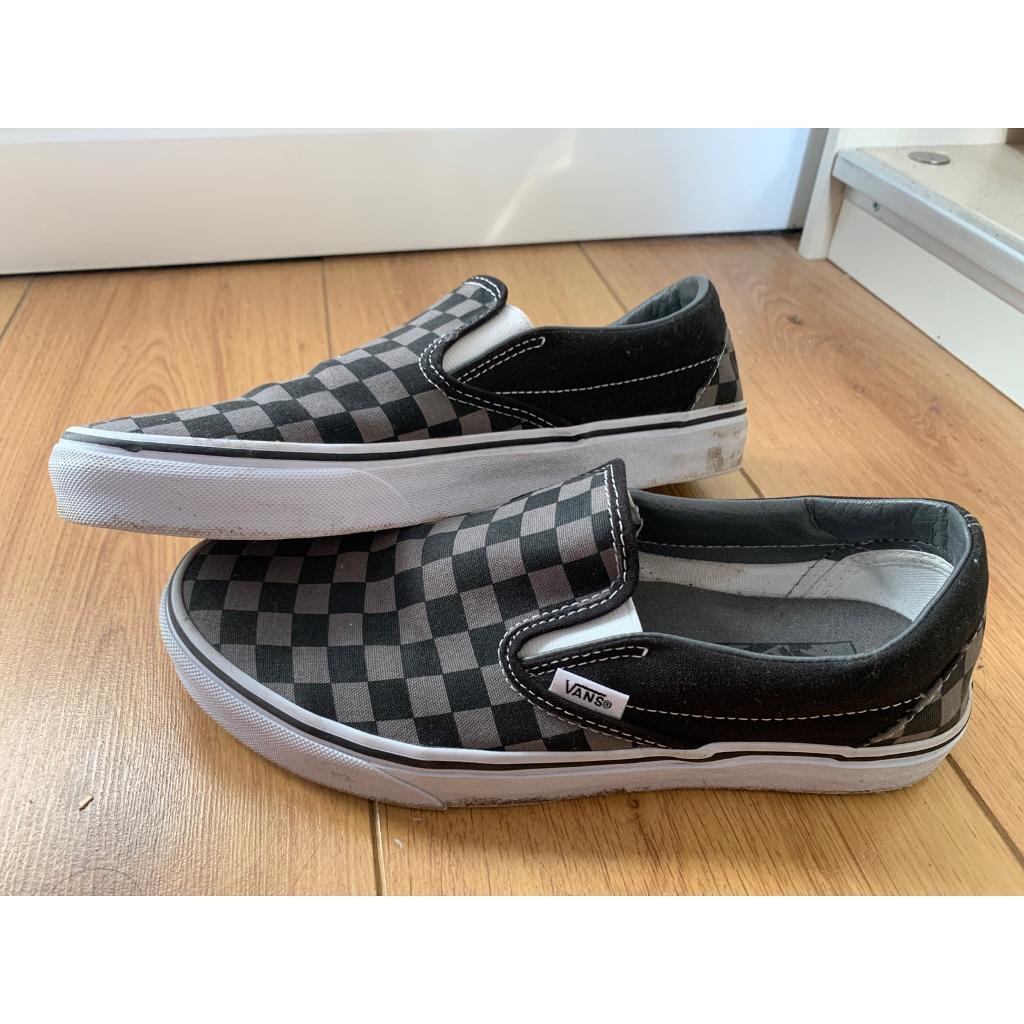 size 7 checkered vans