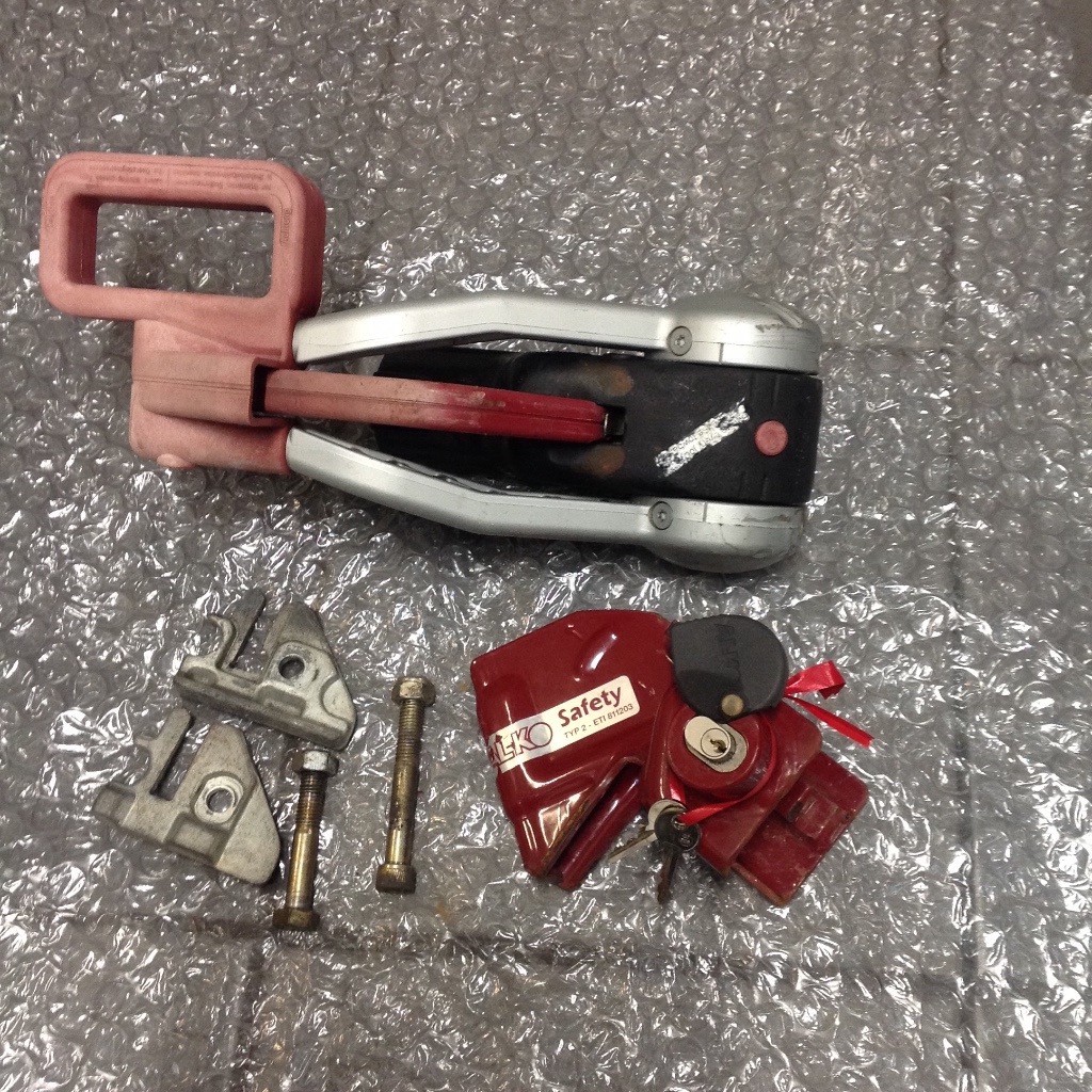Alko stabiliser hitch and Alko lock with keys ,ball and bolts etc in