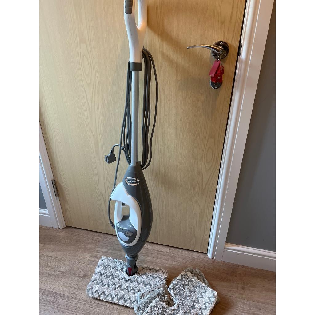 Shark Klik n' Flip Steam Pocket Mop 