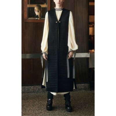 TORY BURCH　ダウンベスト　S Tory Burch Quilted Vests | Mercari
