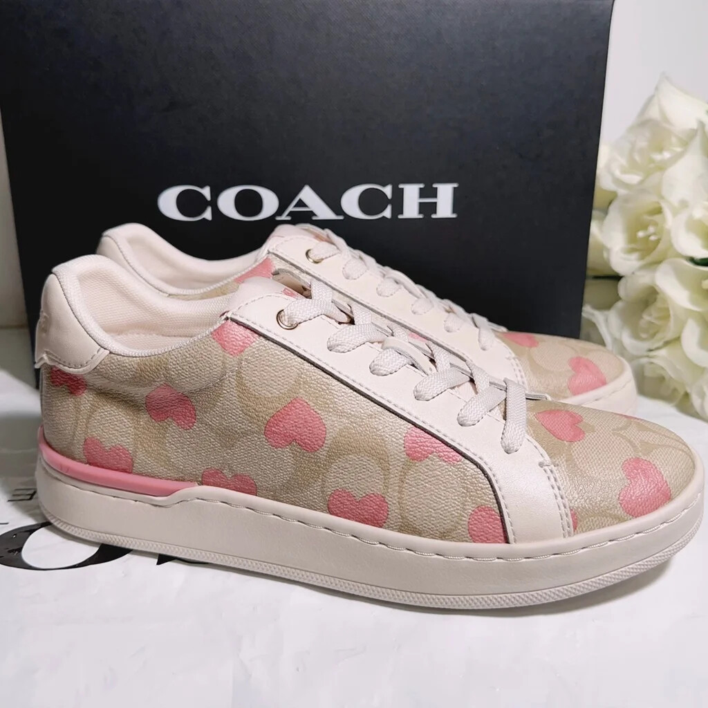 Pre-owned Coach Clip Low Top Sneaker In Signature Canvas With Hearts Cp871 In Multicolor