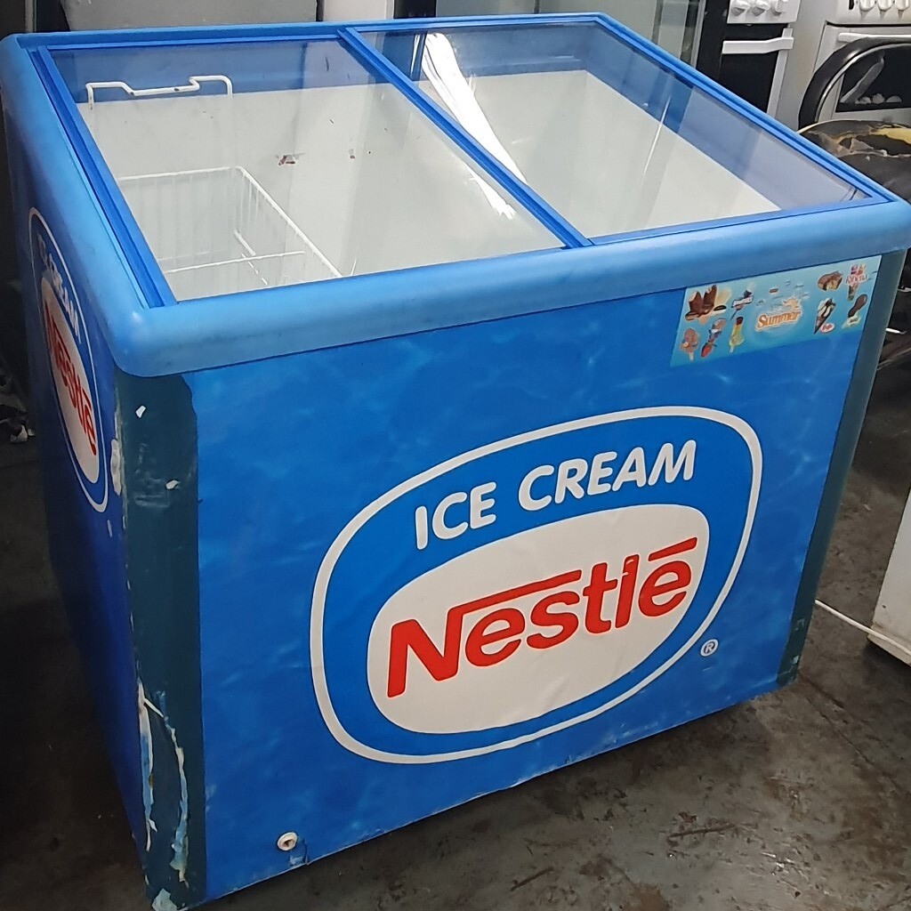 Nestle Ice Cream Display Freezer, Commercial Freezer in Leeds City