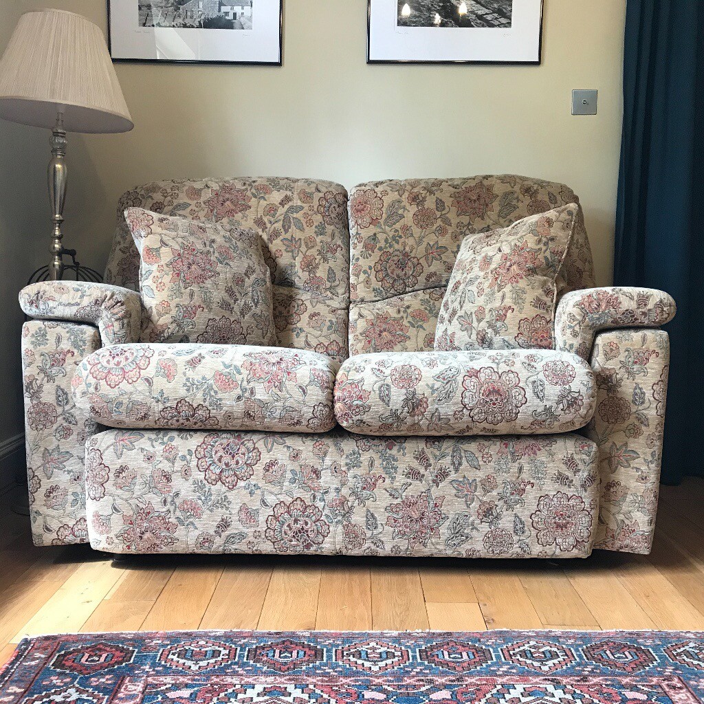 2 seater G Plan sofa. Iconic brand, Chloe III design with 2 scatter