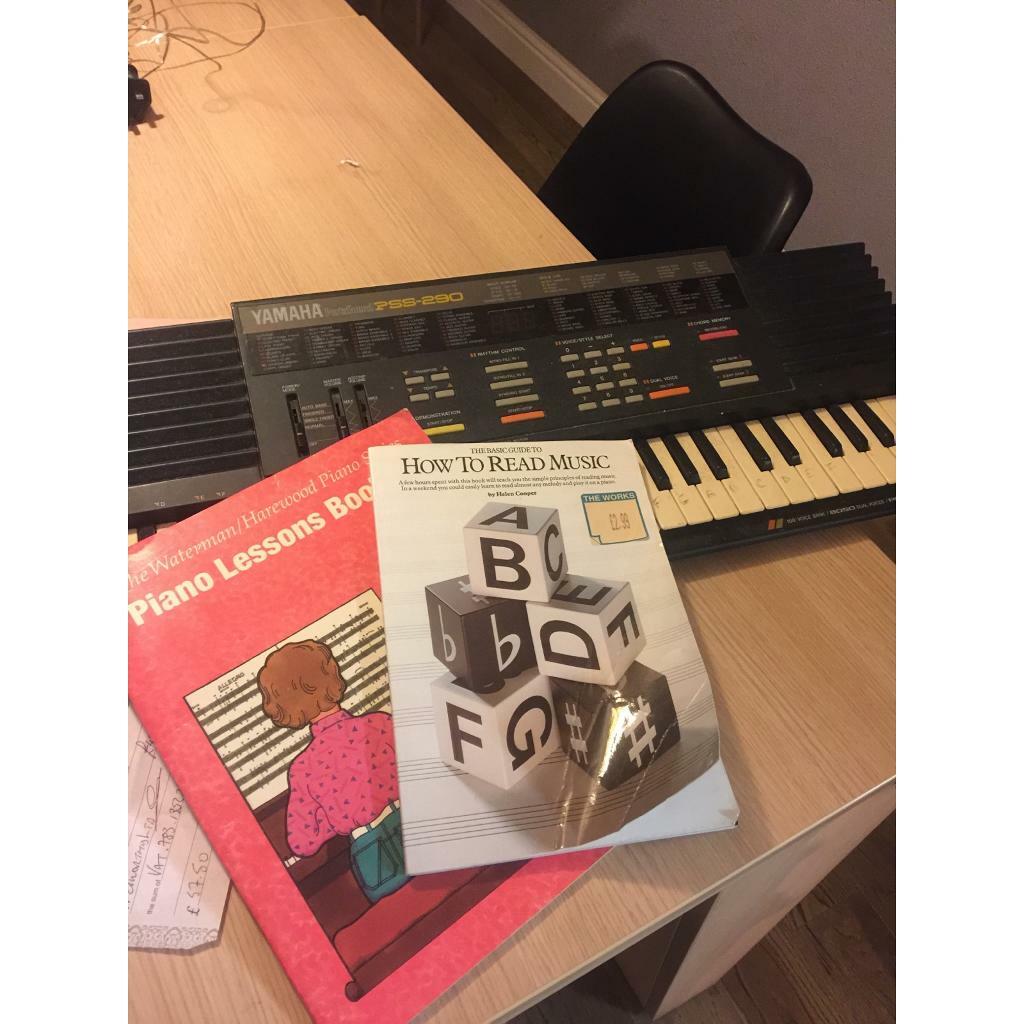 Yamaha keyboard & books in Leicester, Leicestershire Gumtree