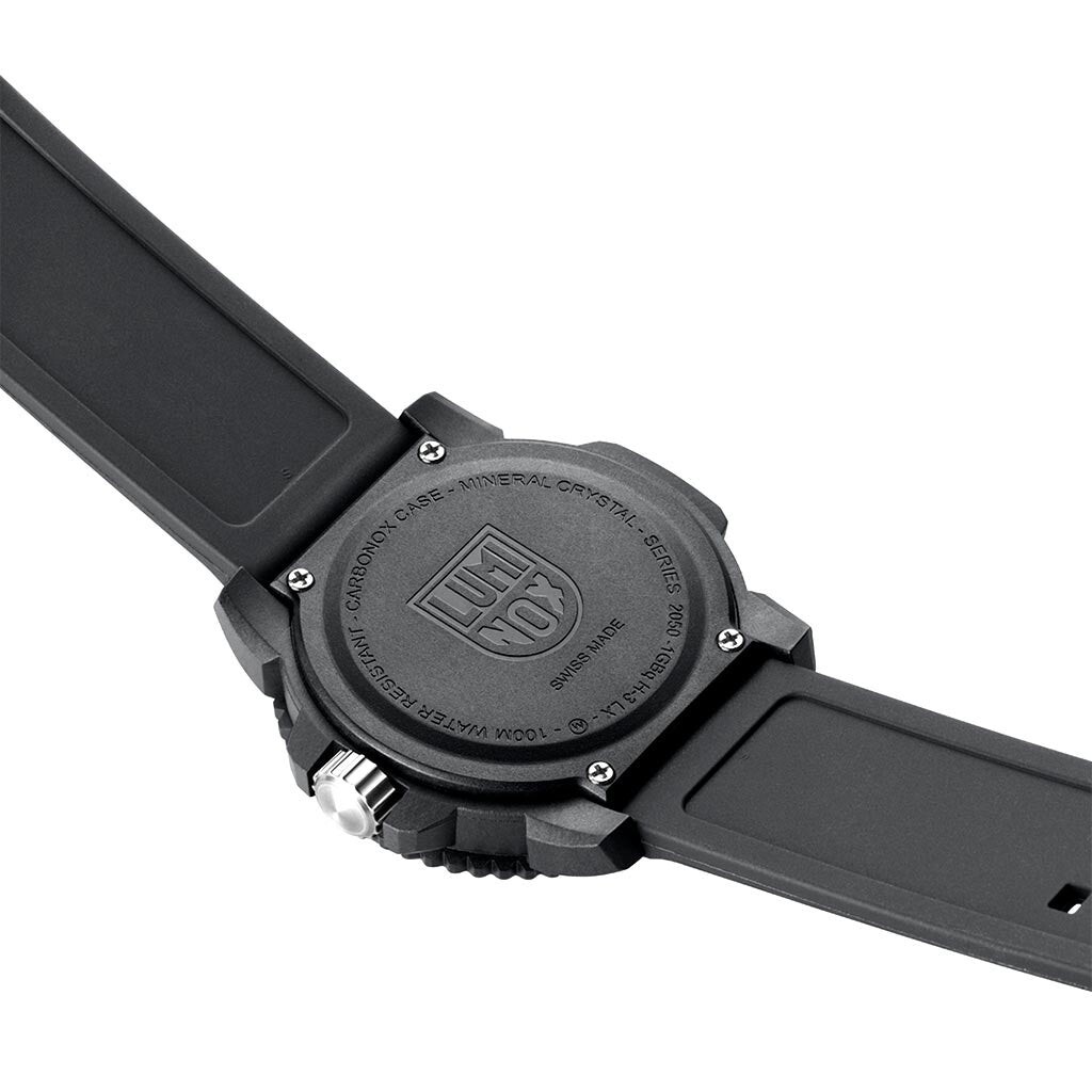 Pre-owned Luminox Sea Lion X2.2067.1 Carbonox Men's 100m Black / Green Dial 44mm Watch