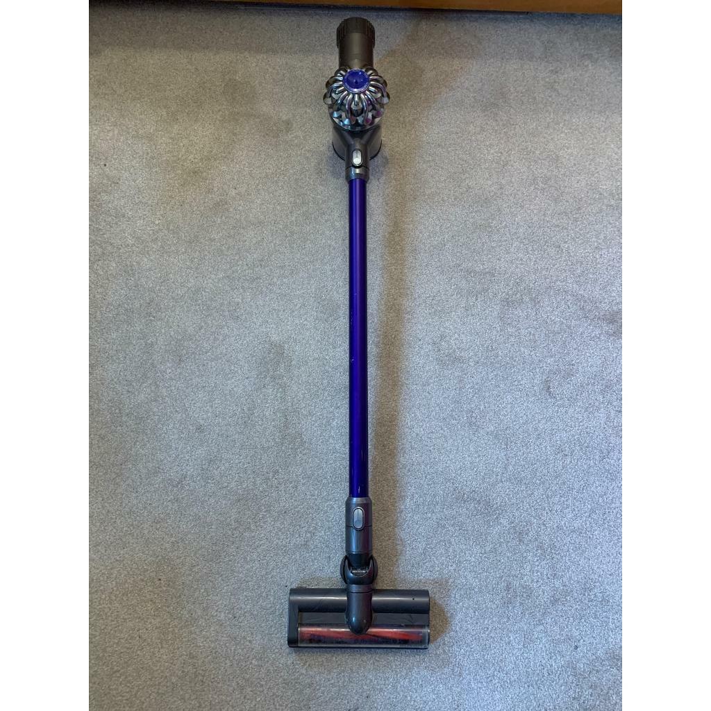 Dyson V6 Animal Cordless Vacuum Cleaner in Newton Mearns, Glasgow