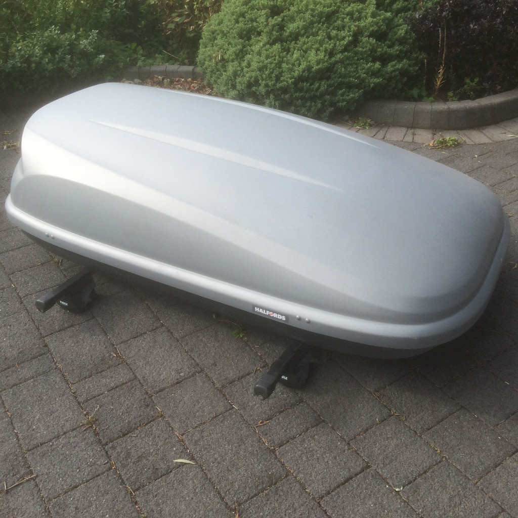 Car Roof Box (Halfords) 420L including Thule Roof Bars in great used