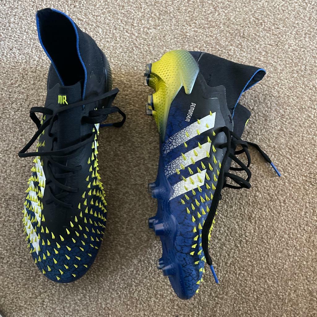 adidas predator football boots size 7