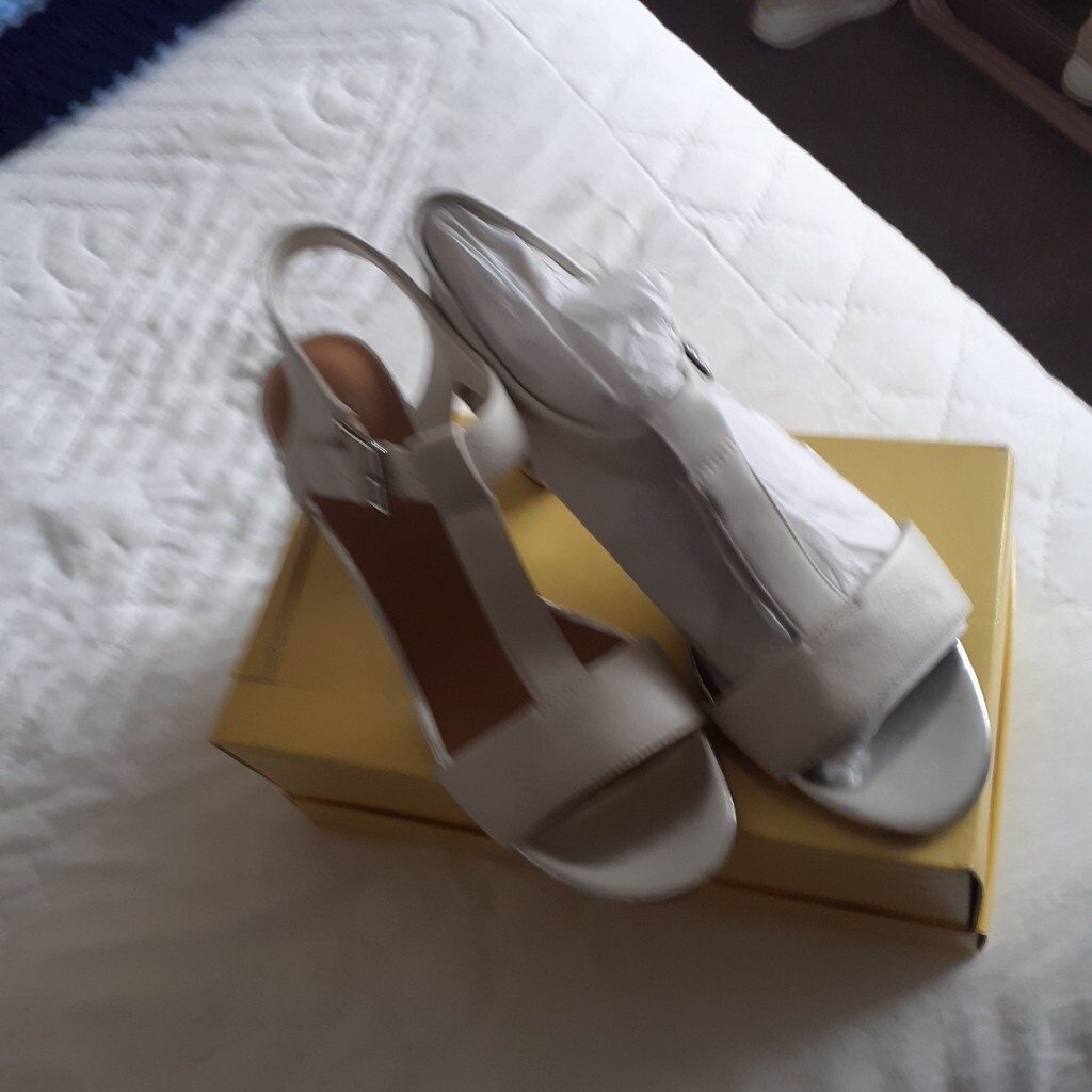 clarks comfort sandals