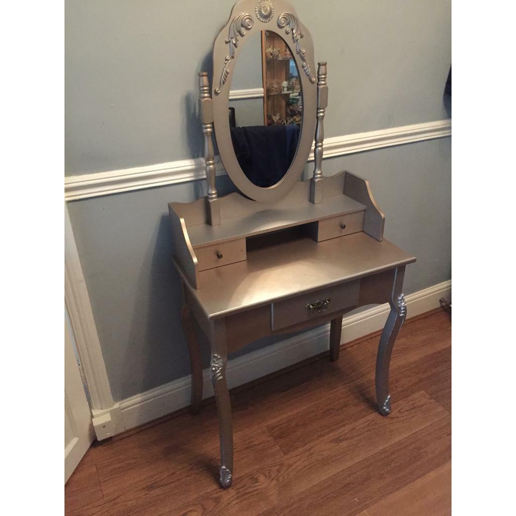 Ladies dressing table in Swansea Gumtree