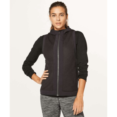Lululemon The Spaces In-Between Vest Size 10 Black Sleeveless Mesh Full Zip Hood