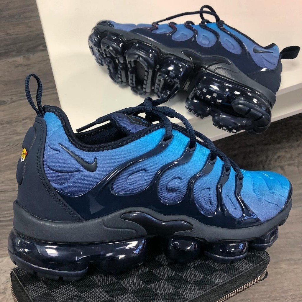 air vapormax plus blue air vapormax plus blue