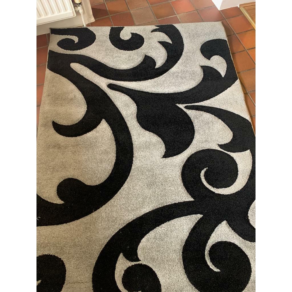 Black and grey rug in Liverpool, Merseyside Gumtree