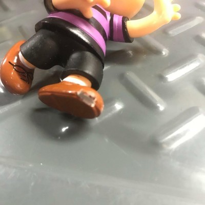 Peanuts Gang Figure Lot-Charlie Brown Kite-Lucy Pinwheel Skates-Linus purple