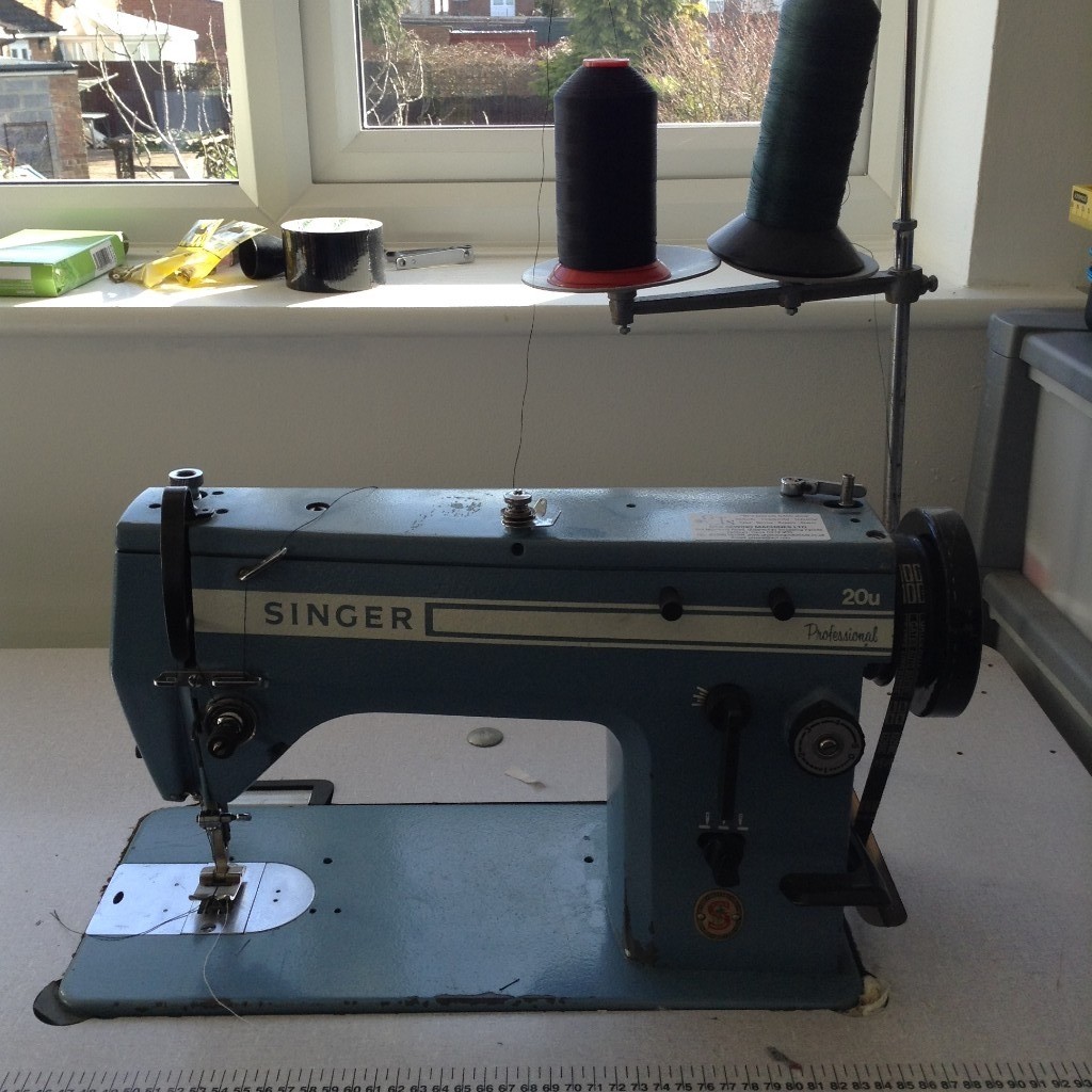 Industrial sewing machine Singer Professional 20u | in Henley-on-Thames