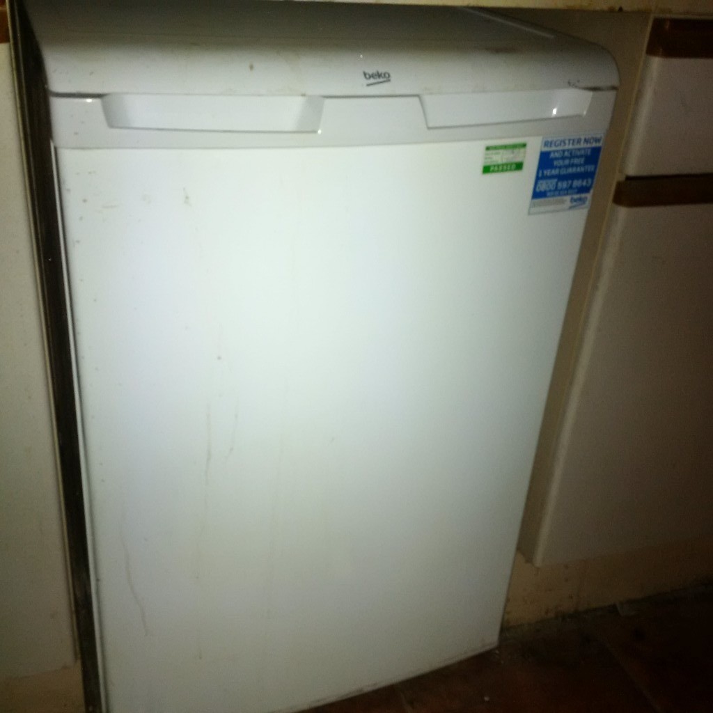 under counter freestanding larder fridge(no icebox) excellent