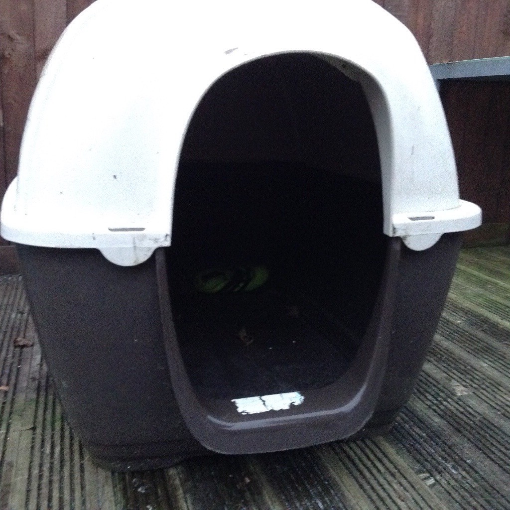 Large plastic dog kennel in Muirhead, Glasgow Gumtree