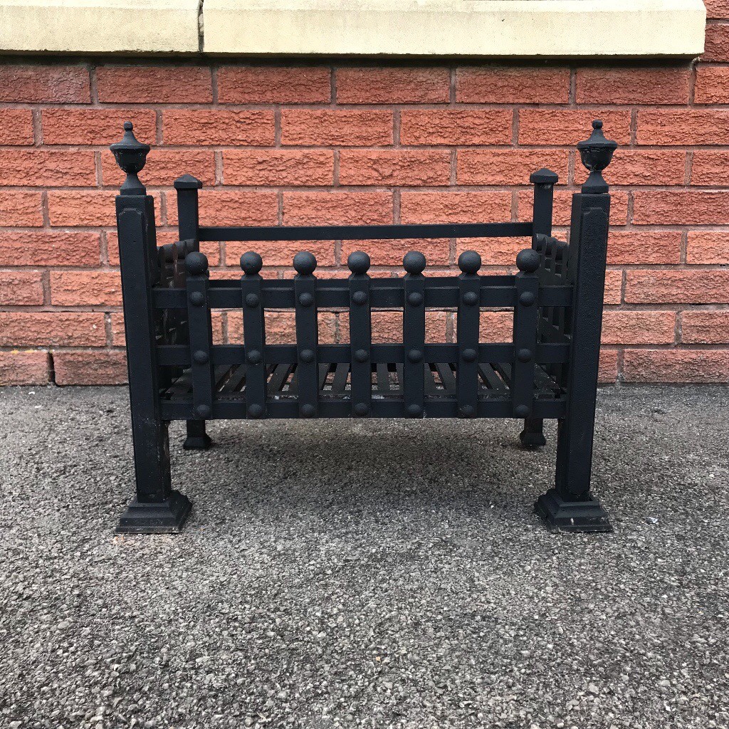 Cast Iron Fireplace Fire Basket Grate / Vintage Retro Fire Place Wood