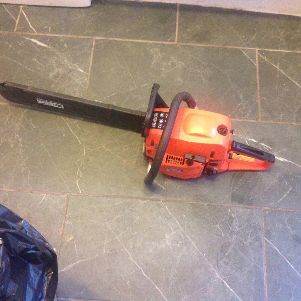 Mc Dillen bm 5800 20 inch professional chainsaw in Bagillt