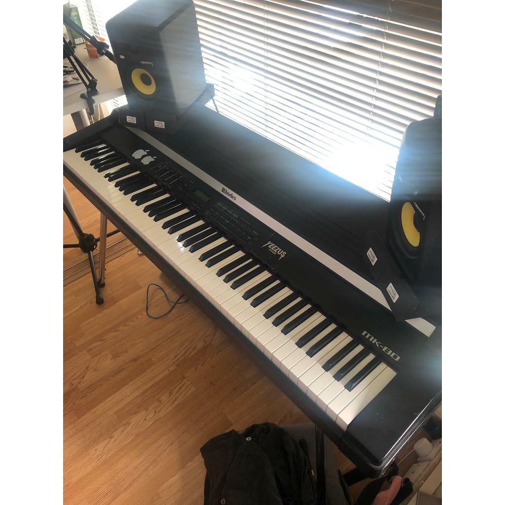 Roland (Rhodes) MK80 Weightedaction 88key Digital Piano in