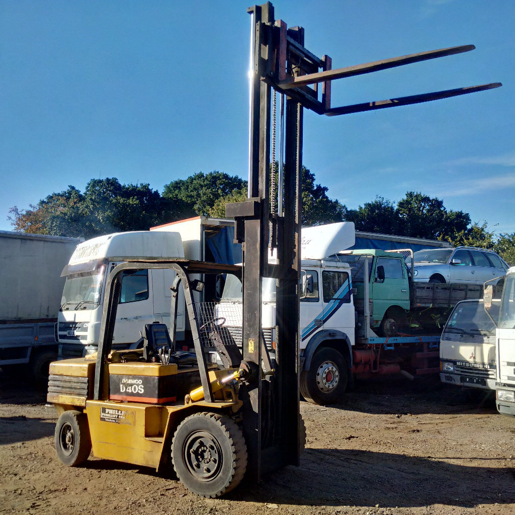 Daewoo 4 Ton diesel forklift, extra long forks with side shift. in