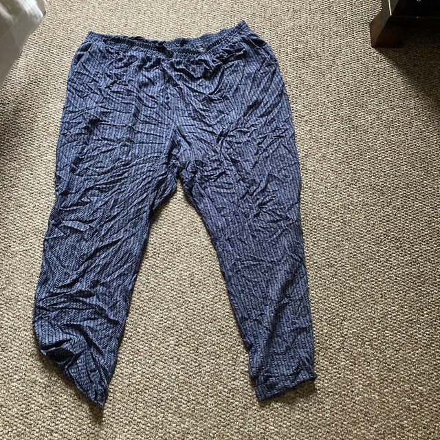size 22 trousers uk