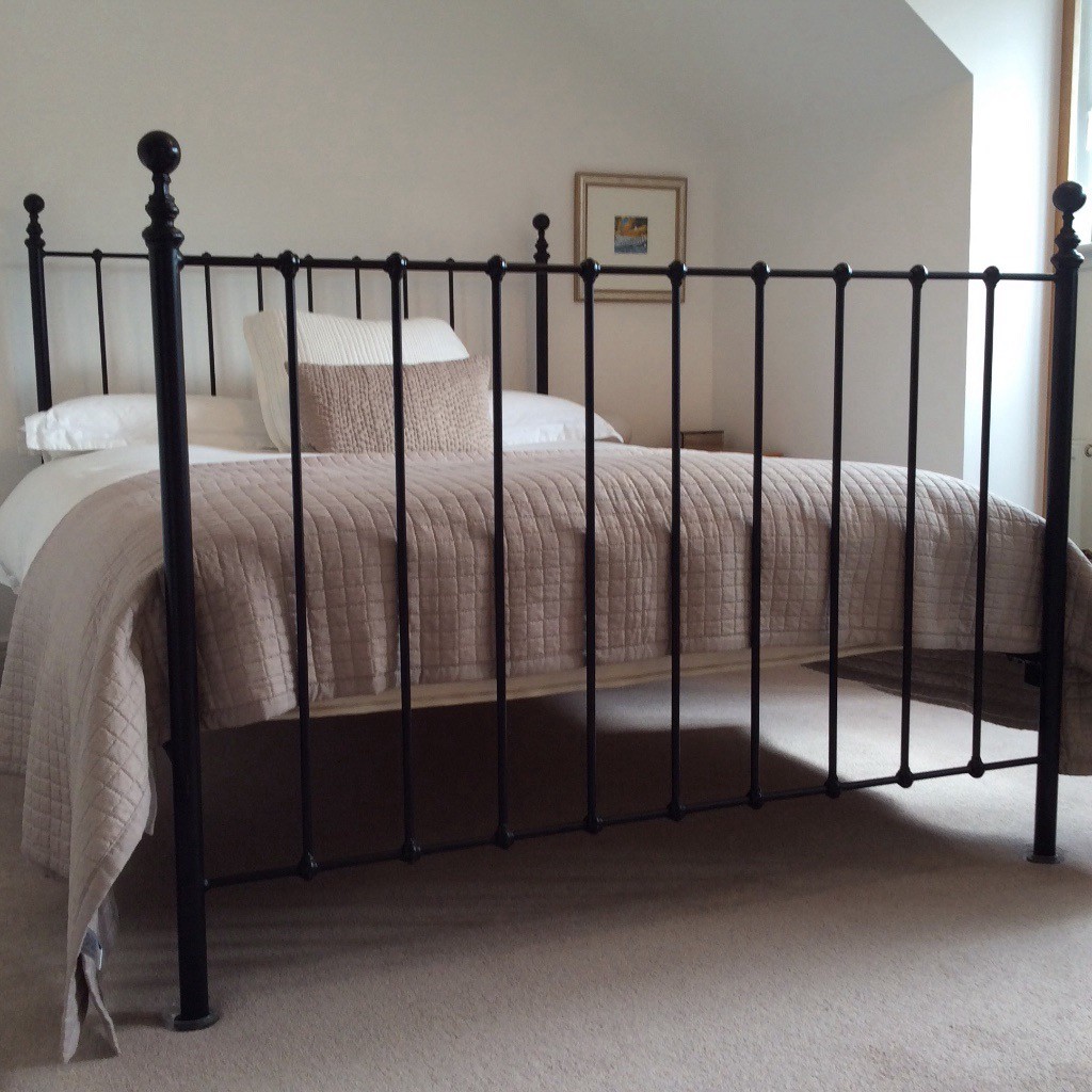 Double Bed Black Wrought Iron In Great Condition in Sighthill