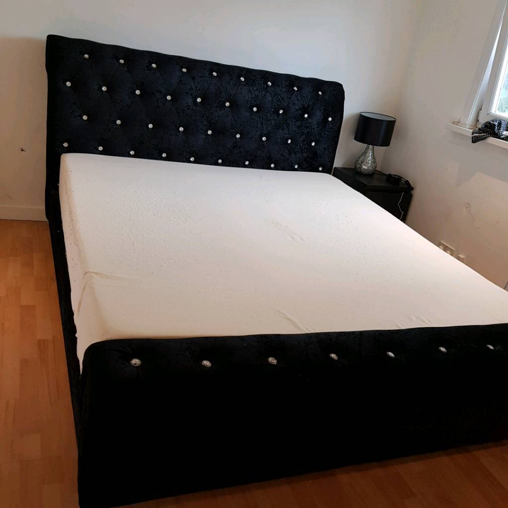Black crushed velvet super king bed RRP 450 in Mosspark, Glasgow
