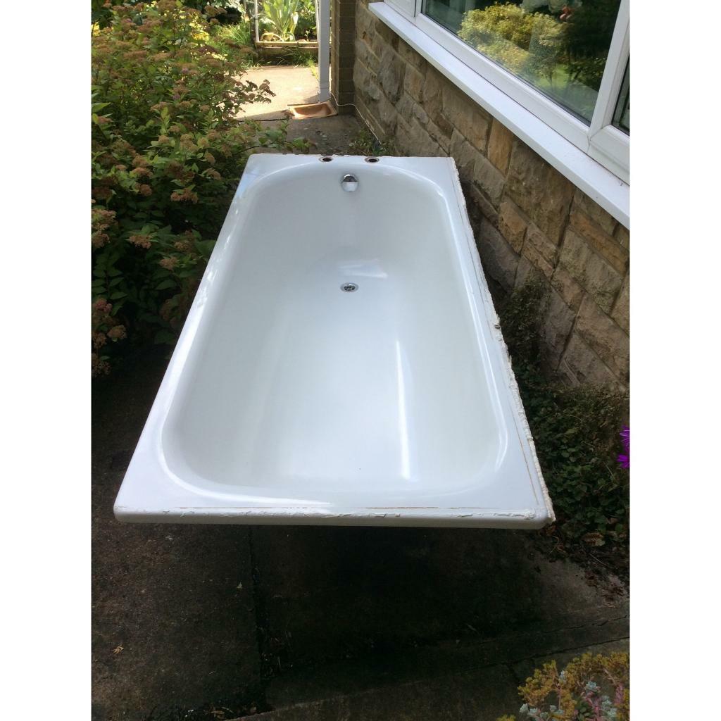 Bath 6ft cast iron with taps, bath side and adjustable feet in