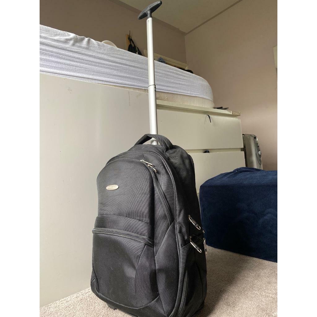 backpack with hidden wheels