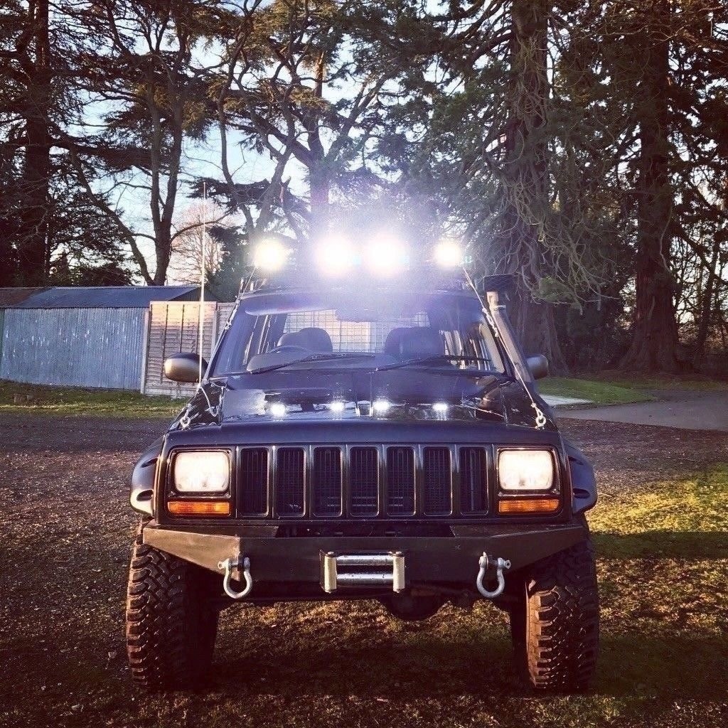 jeep xj roof rack with four 4inch led lights in Bonnybridge, Falkirk