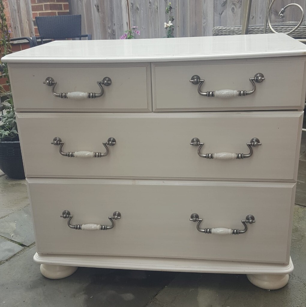 Kingstown signature chest of drawers, Mirror and Wardrobe all matching