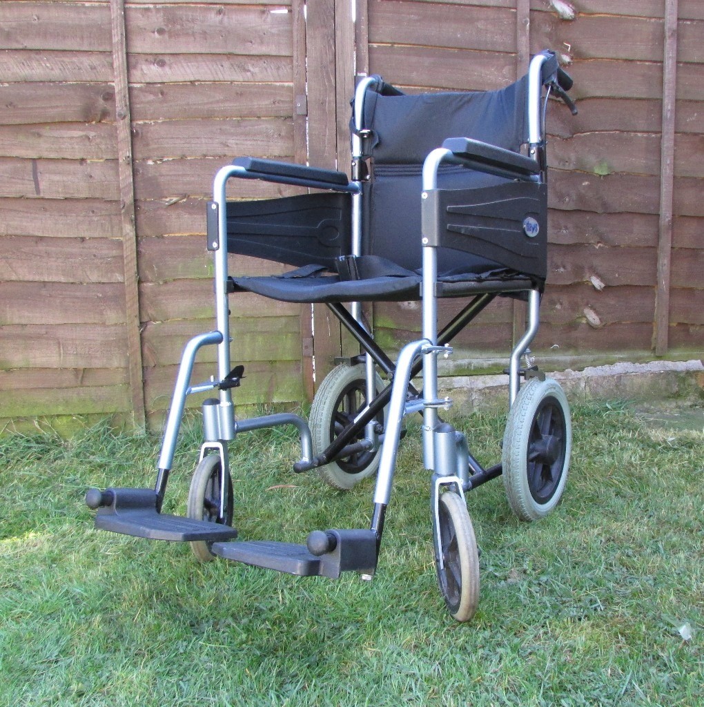 DAYS Healthcare Escape Lite Lightweight foldable Wheelchair Model 338S FREE DELIVERY IN MY RANGE