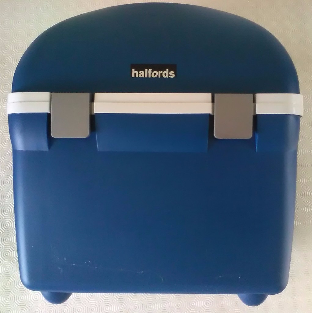 Halfords 12v Cooler Box Great Condition inc Cigarette Lighter Power