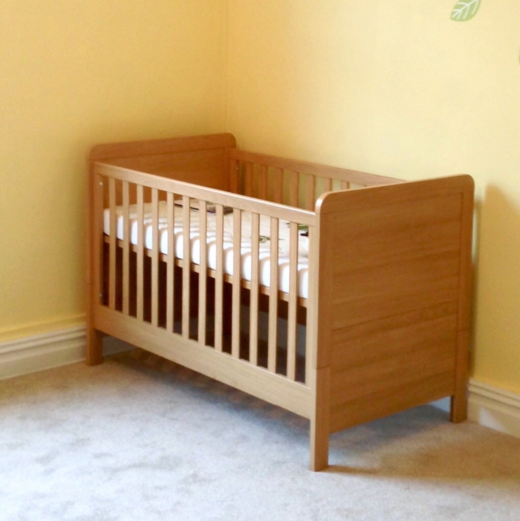 Mamas And Papas Rialto 2 Piece Set Cot Toddler Bed And Dresser