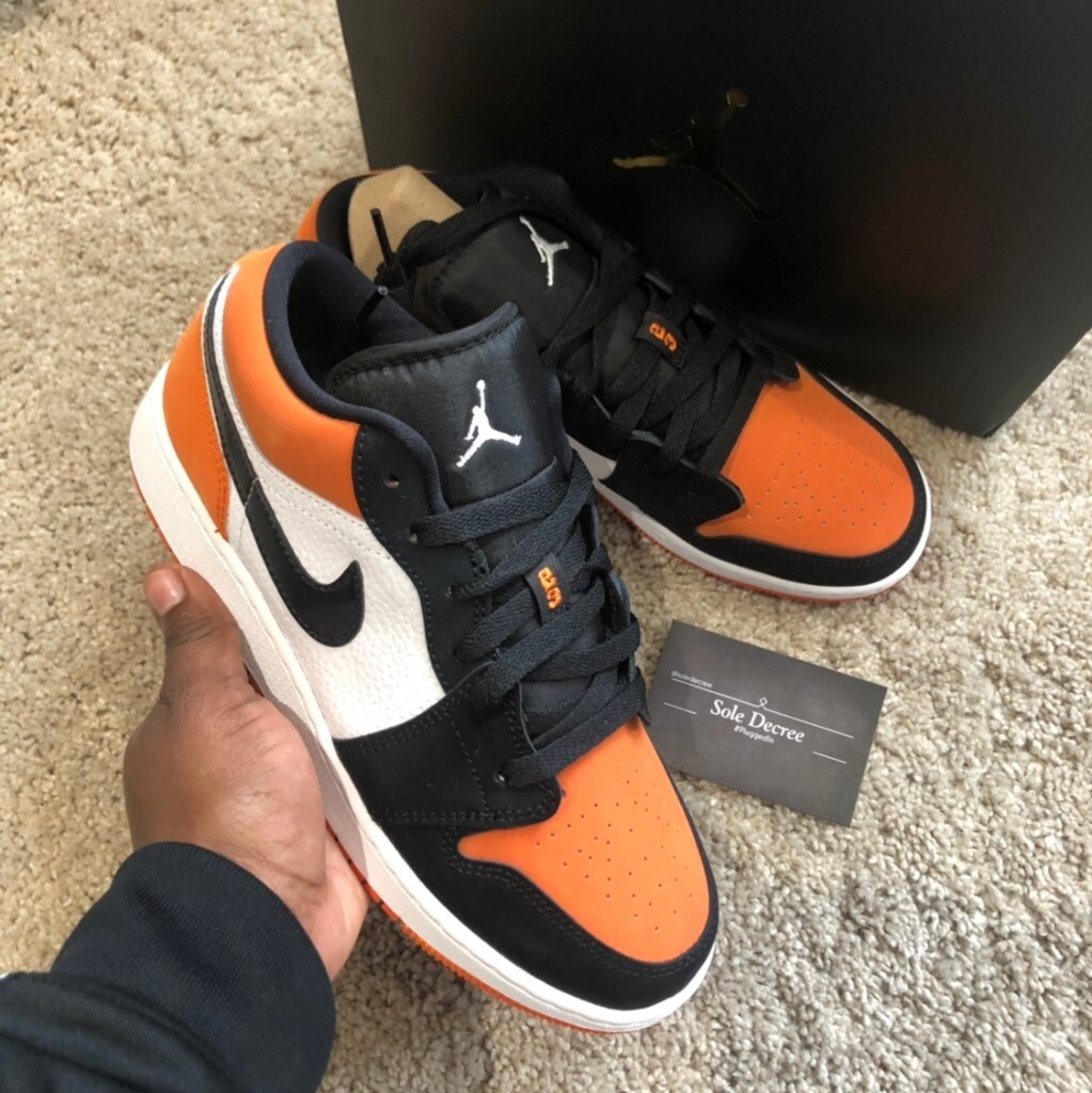 Grey Speed Trainers Lace Up for Men Balenciaga