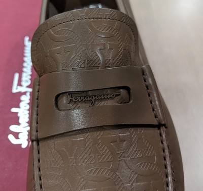 Pre-owned Ferragamo $790 Mens Salvatore  Embossed Gancini Leather Loafers Walnut 11 D In Brown