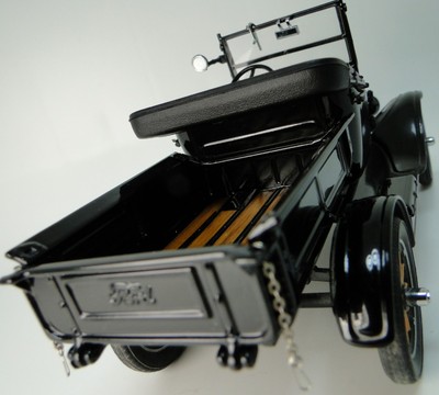 Tin Lizzy Ford Pickup Truck Vintage Antique Car Metal Toy Model 1A24T18