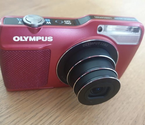 OLYMPUS VG-170 ブラック Olympus VG-170 14MP Digital Camera Black With Case And