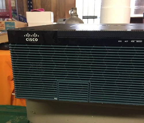 Cisco Systems 3900 Series 3925 Router - C3900-SPE200/K9 - Used !!!